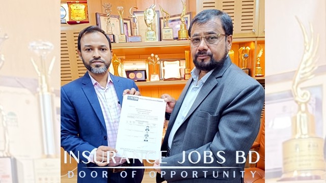 ন্যাশনাল লাইফের কর্মকর্তা মোহাম্মদ নিজাম উদ্দিনের চার্টার্ড সেক্রেটারি ডিগ্রি অর্জন